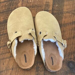 Clogs